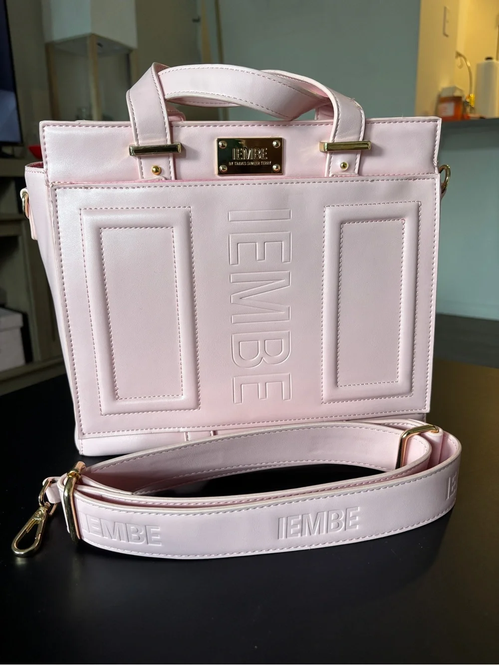 IEMBE Regina: Petite Tote Bag in Light Pink
